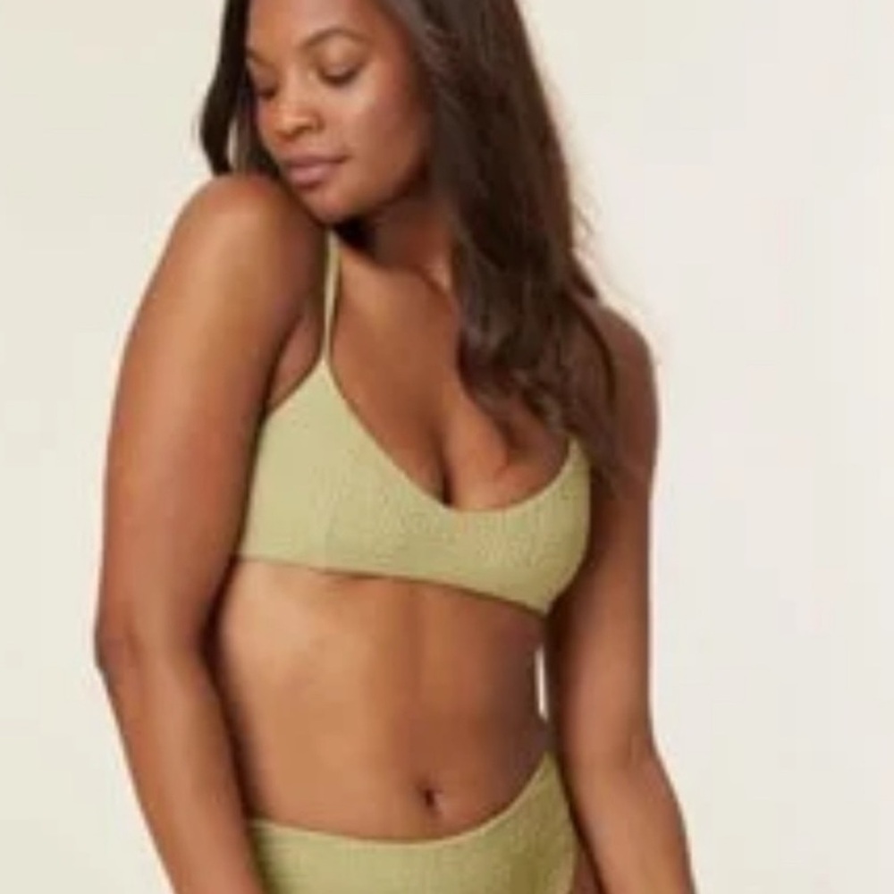 Andie Swim the Hermosa Bikini Top NWT size XL Sage Smocked Textured Swimsuit‎